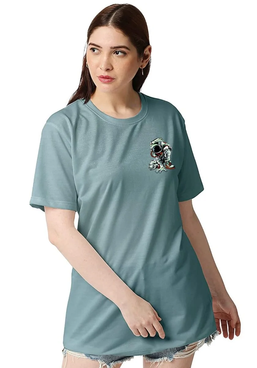 Astronaut Exploring Women Oversized T-Shirt