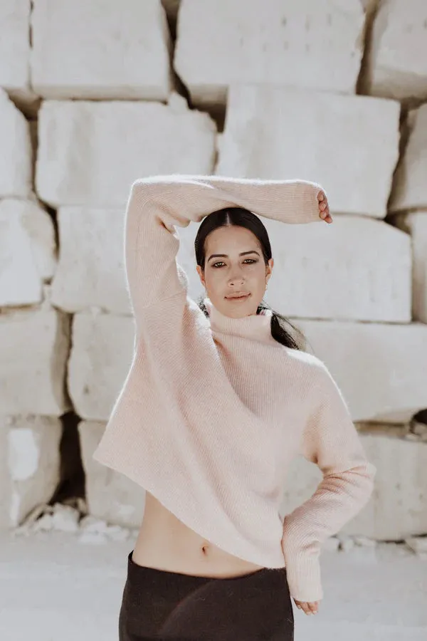 Colleen - Mohair/wool blend high neck jumper || Peach