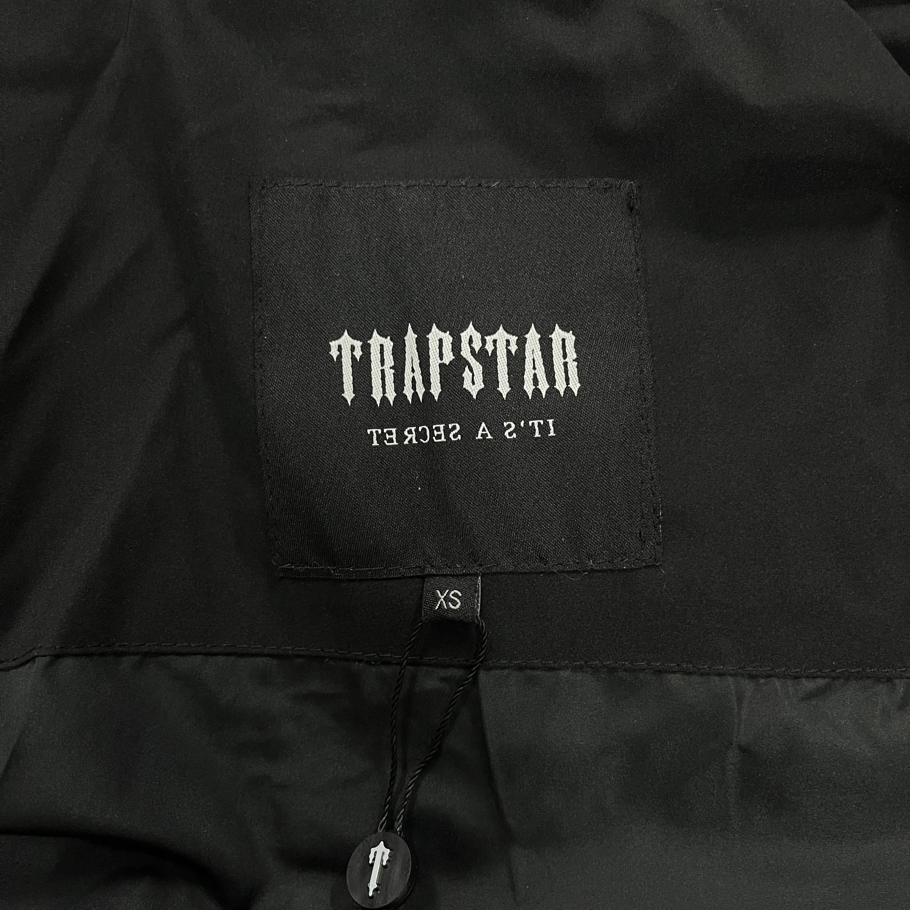 Down Jacket Black & Vertical Logo 2.0 2023