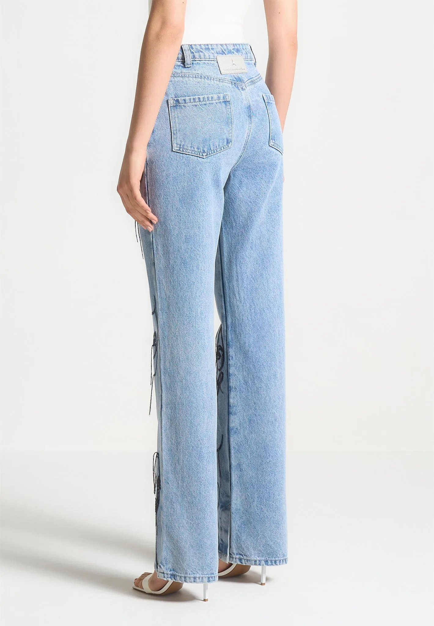 Line Art Boyfriend Jeans - Mid Blue