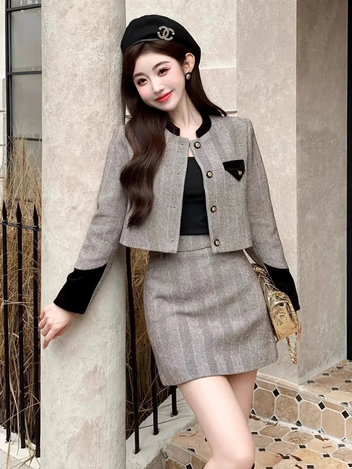 Shenzhen Nanyou European goods rich daughter Xiaoxiangfeng light luxury two-piece set herringbone woolen coat short skirt suit a