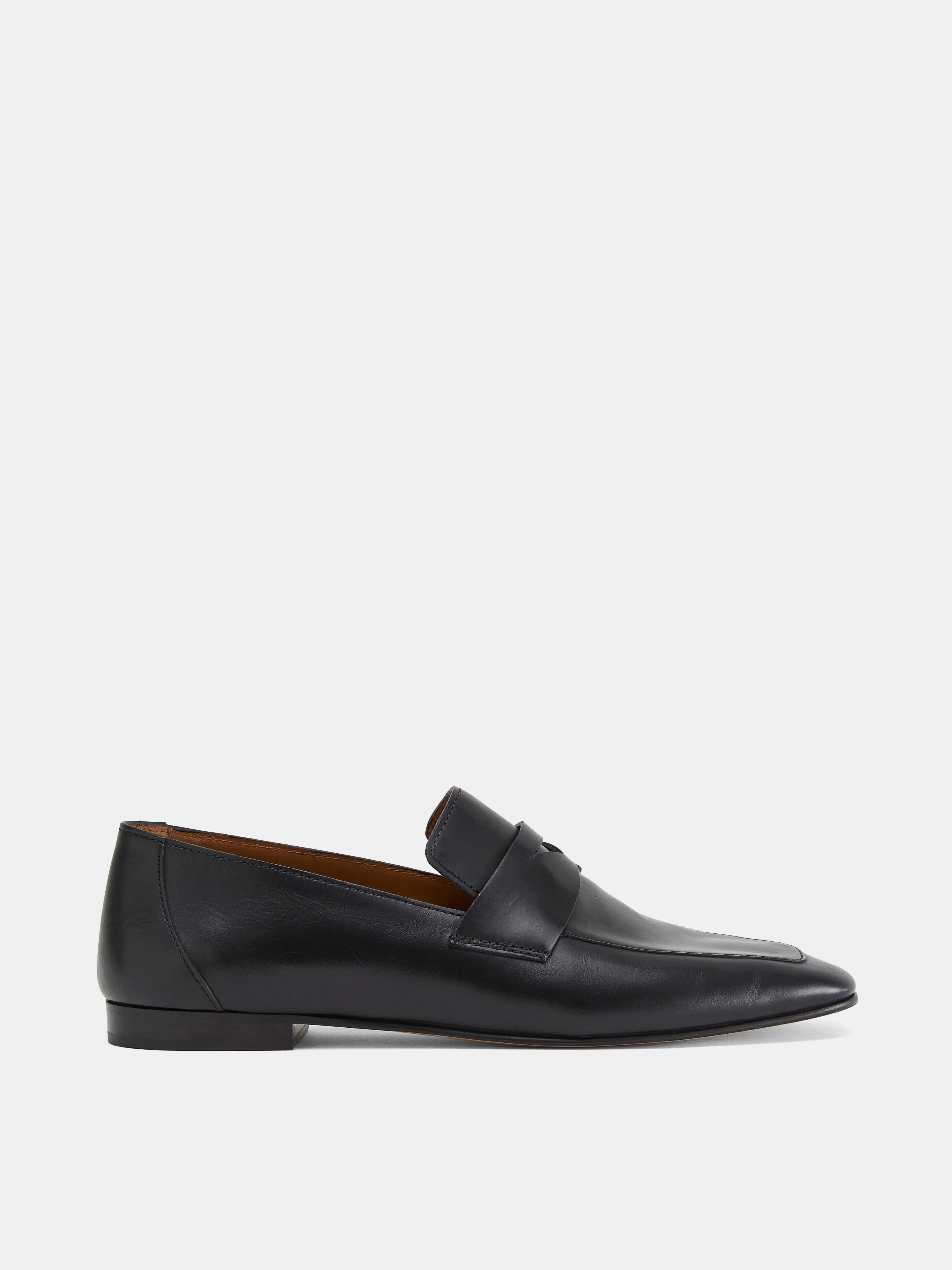 Soft Loafer / Black Placket Leather