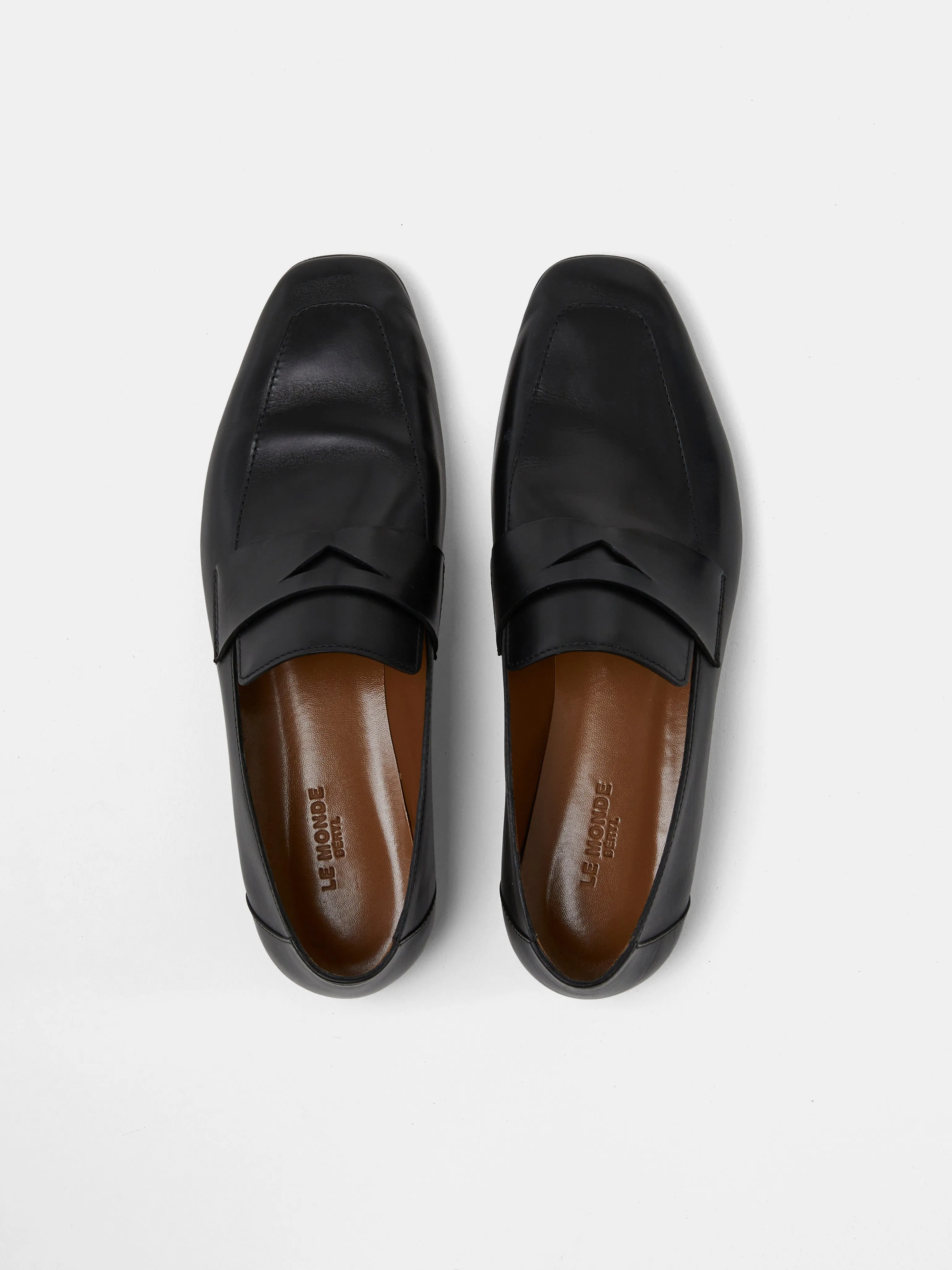 Soft Loafer / Black Placket Leather