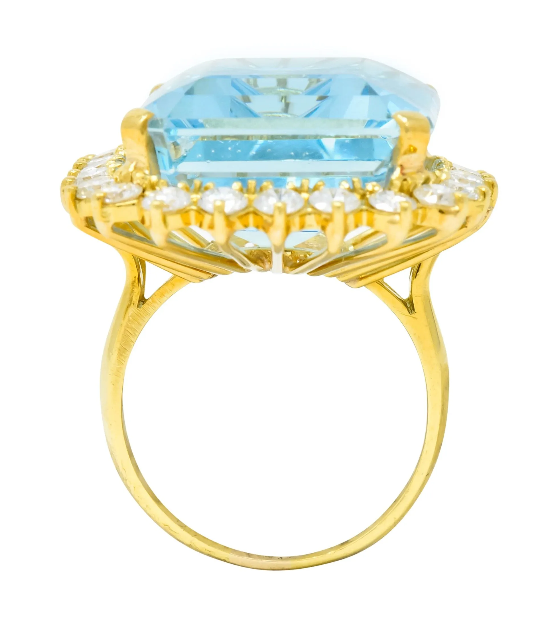 Vintage 30.50 CTW Aquamarine Diamond 18 Karat Gold Cluster Cocktail Ring