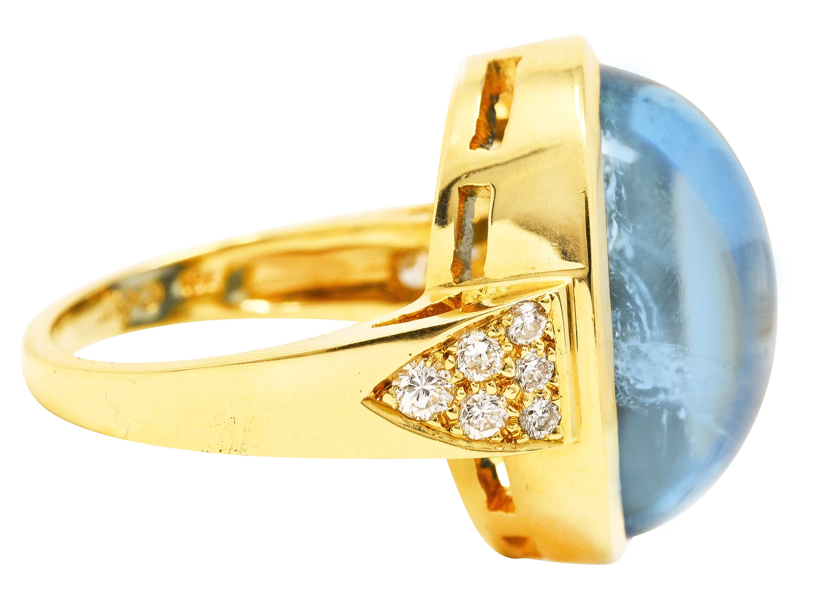 Vintage Aquamarine Diamond 18 Karat Yellow Gold Gemstone Ring