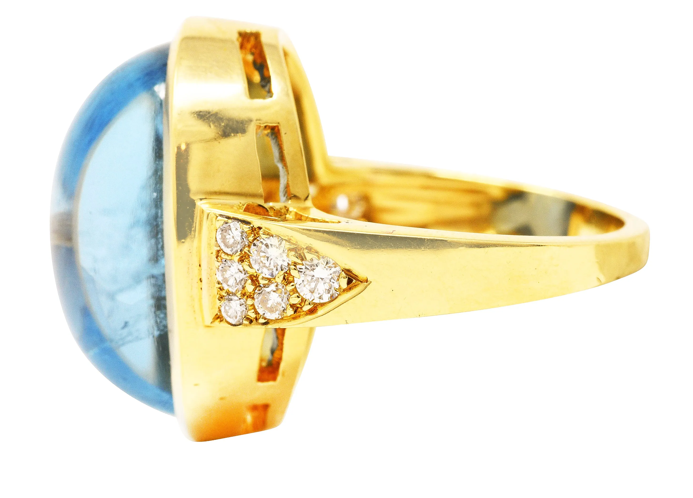 Vintage Aquamarine Diamond 18 Karat Yellow Gold Gemstone Ring