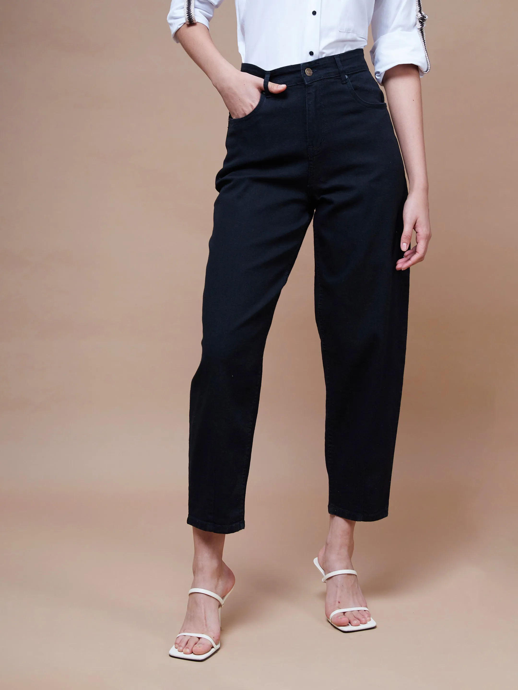 Women Black Balloon Fit Jeans